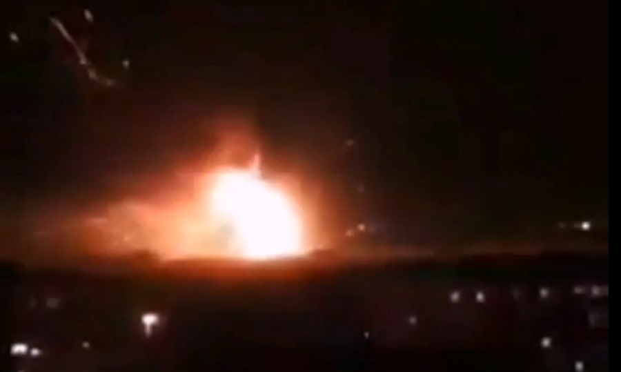 Κόλαση πυρός στη Συρία: Ρωσικά μαχητικά και drones πυρπόλησαν βυτία καυσίμων των μισθοφόρων της Άγκυρας