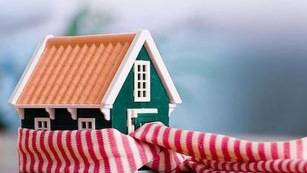 Οι 2+1 συμβουλές για να μην «φεύγει» η ζέστη από το σπίτι