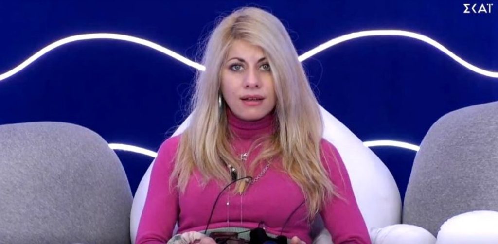 Η Άννα Μαρία Ψυχαράκη μας κάνει ξενάγηση στο δικηγορικό της γραφείο στο Ηράκλειο (βίντεο)