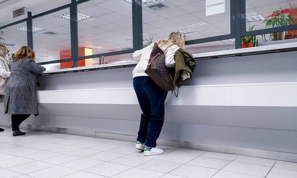 Παρατείνονται τα μέτρα κατά του κορωνοϊού στις δημόσιες υπηρεσίες – Πως θα λειτουργούν ως 18/1