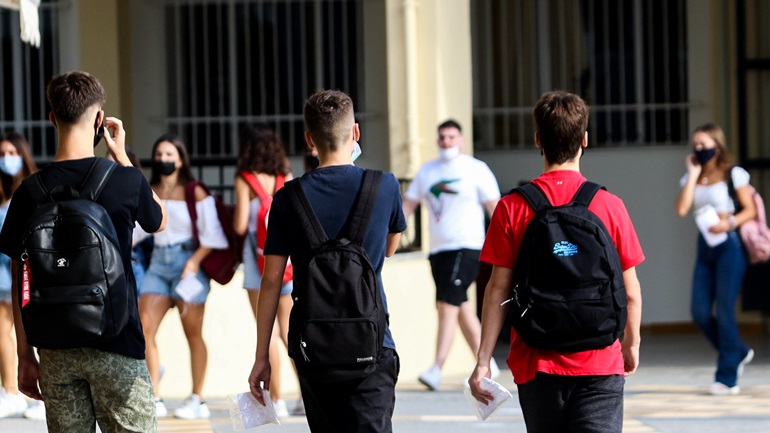 Πότε θα επιστρέψουν στα θρανία οι μαθητές της Γ’ Λυκείου; – Όλα τα σενάρια