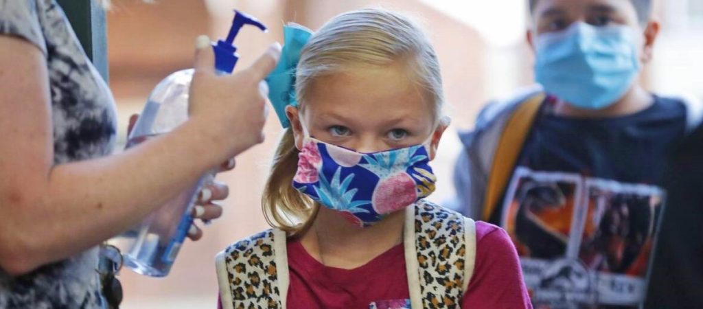 Ανοίγουν σήμερα δημοτικά και νηπιαγωγεία – Υποχρεωτική μασκοφορία για μικρά παιδιά & νήπια