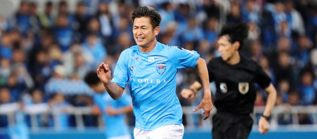 Μία ζωή στα γήπεδα – Ανανέωσε το συμβόλαιό του ο 54χρονος Καζουγιόσι Μιούρα