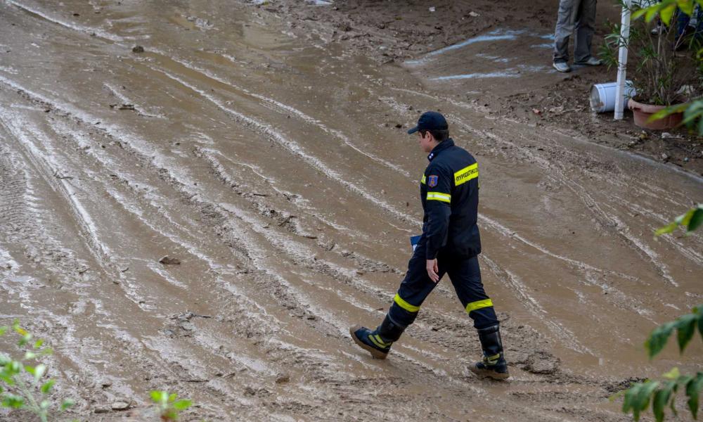 Πλημμύρισε η Αγχίαλος από την ισχυρή βροχή στη Θεσσαλονίκη