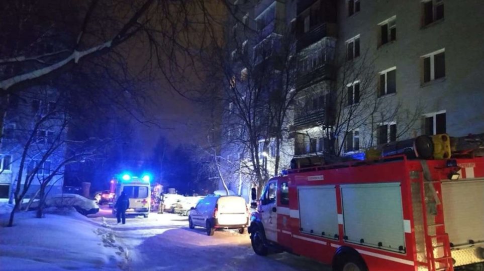 Οκτώ νεκροί από φωτιά σε πολυκατοικία στη Ρωσία (βίντεο)