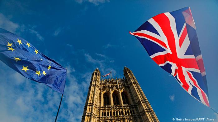 Brexit και Έλληνες σπουδαστές: Τι αλλάζει σε δίδακτρα και φοιτητικά δάνεια;