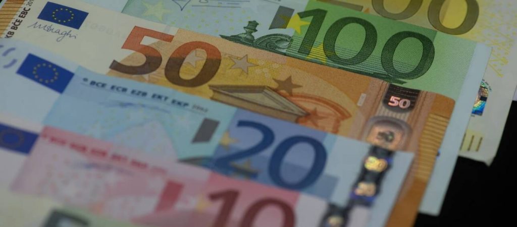 Σε δύο δόσεις η καταβολή των αναδρομικών στους κληρονόμους – Πότε θα γίνουν οι πληρωμές