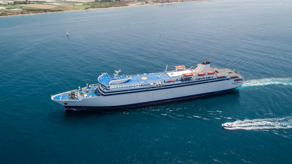 Προσέκρουσε πλοίο στο λιμάνι της Ηγουμενίτσας – Δημιουργήθηκε ρήγμα