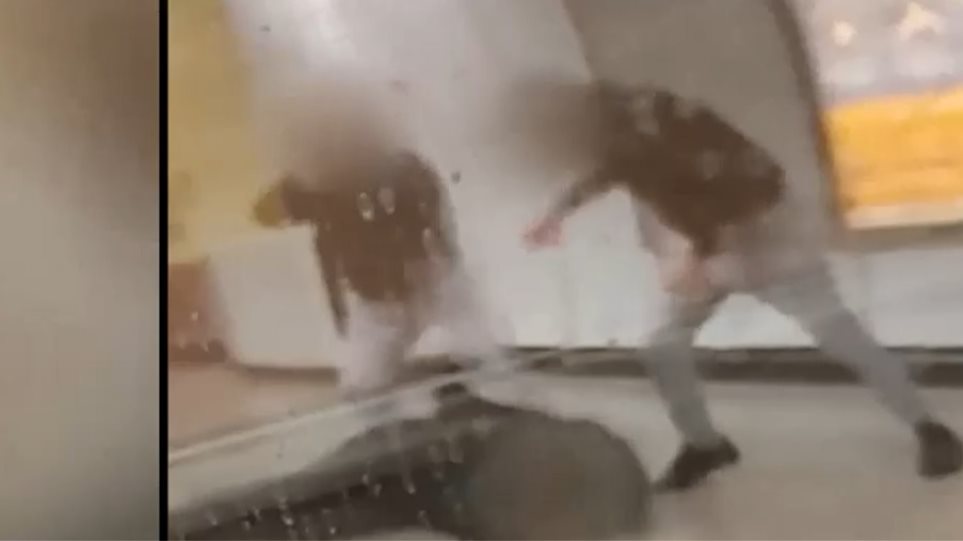 Ο σταθμάρχης που έπεσε θύμα ξυλοδαρμού στο μετρό περιγράφει: «Νόμιζα θα μείνω ανάπηρος» (βίντεο)