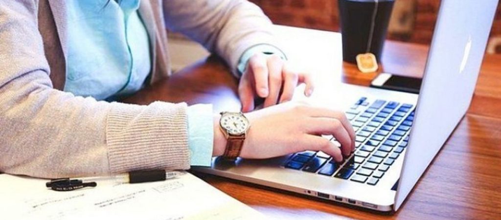 Αναστολές Ιανουαρίου: Παράταση για τις αιτήσεις – Ποτέ υποβάλλονται από επιχειρήσεις και εργαζόμενους