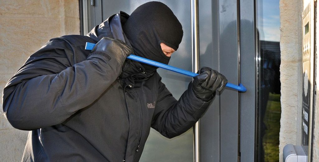 Γαλλία: Διαρρήκτες πιάστηκαν επ’ αυτοφώρω και είπαν ότι… έψαχναν μέρος να κοιμηθούν