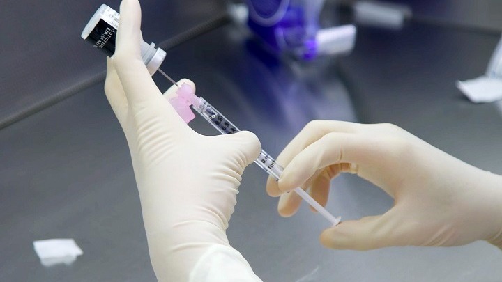 Ινδία: Ξεκίνησαν οι εμβολιασμοί – Στοχεύει στους 300 εκατ. μέχρι το καλοκαίρι (βίντεο)