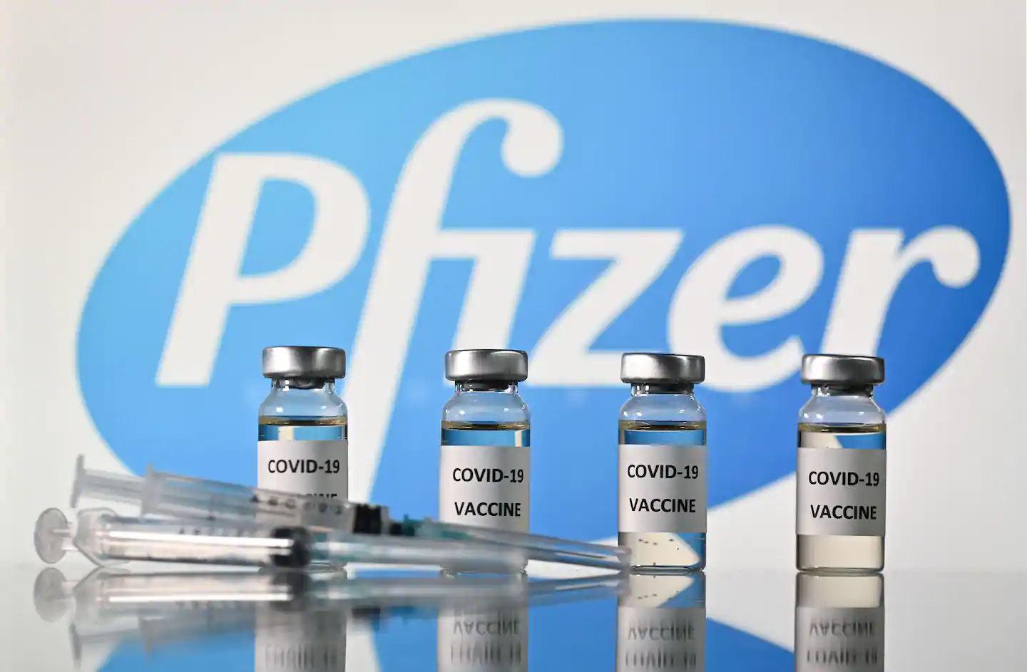 Pfizer: «Οι καθυστερήσεις στην παράδοση του εμβολίου θα περιοριστούν σε μία εβδομάδα»