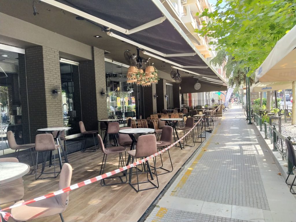 Κυβέρνηση για εστίαση: «Όταν κρίνουμε θα ανοίξει» – Μία στις δύο επιχειρήσεις έτοιμη να βάλει «λουκέτο»