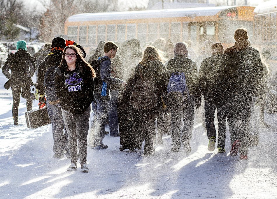 Επιστολή δημάρχου Κοζάνης σε κυβέρνηση: «Θέλετε να κάνουν τα παιδιά μάθημα με ανοιχτά παράθυρα στους -15;»