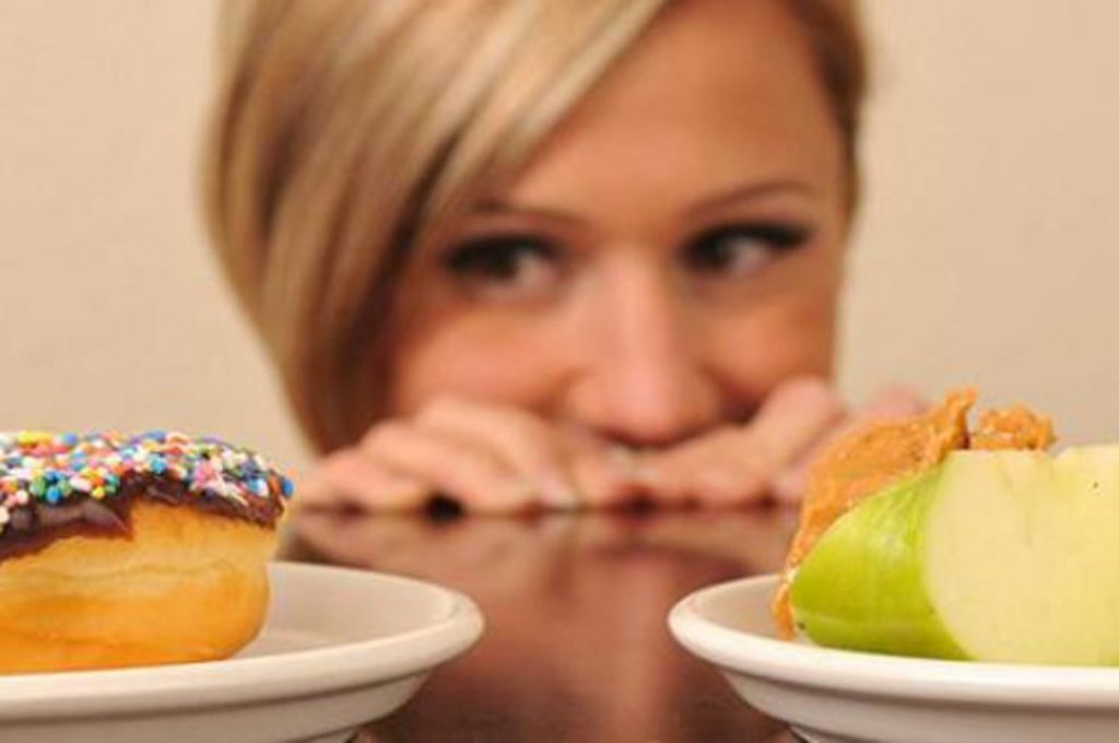 Αυτά είναι τα 5 βασικότερα αίτια της λαιμαργίας σου