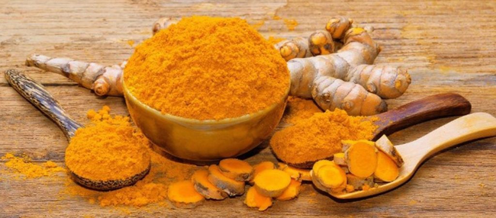 Κουρκουμάς: Πώς βοηθάει στην αντιμετώπιση της γαστρεντερίτιδας