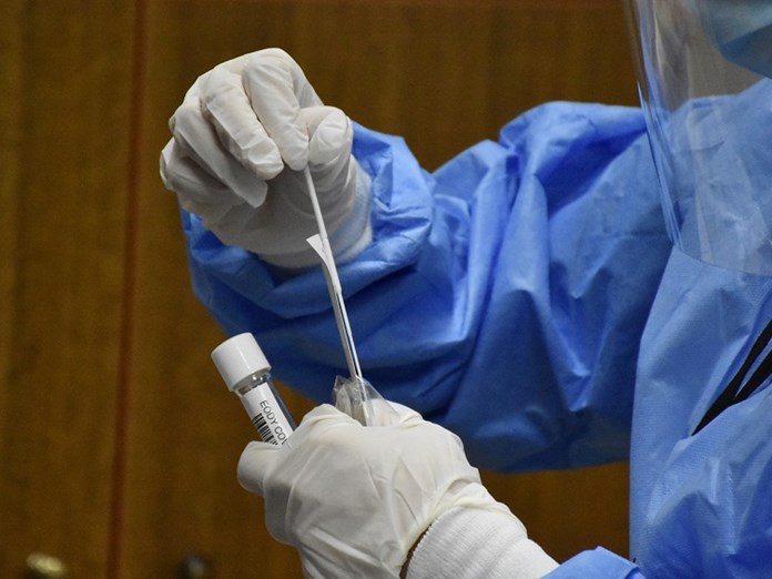 Στην Ελλάδα τα rapid test αντιγόνου με δείγμα σάλιου – Πως γίνονται;