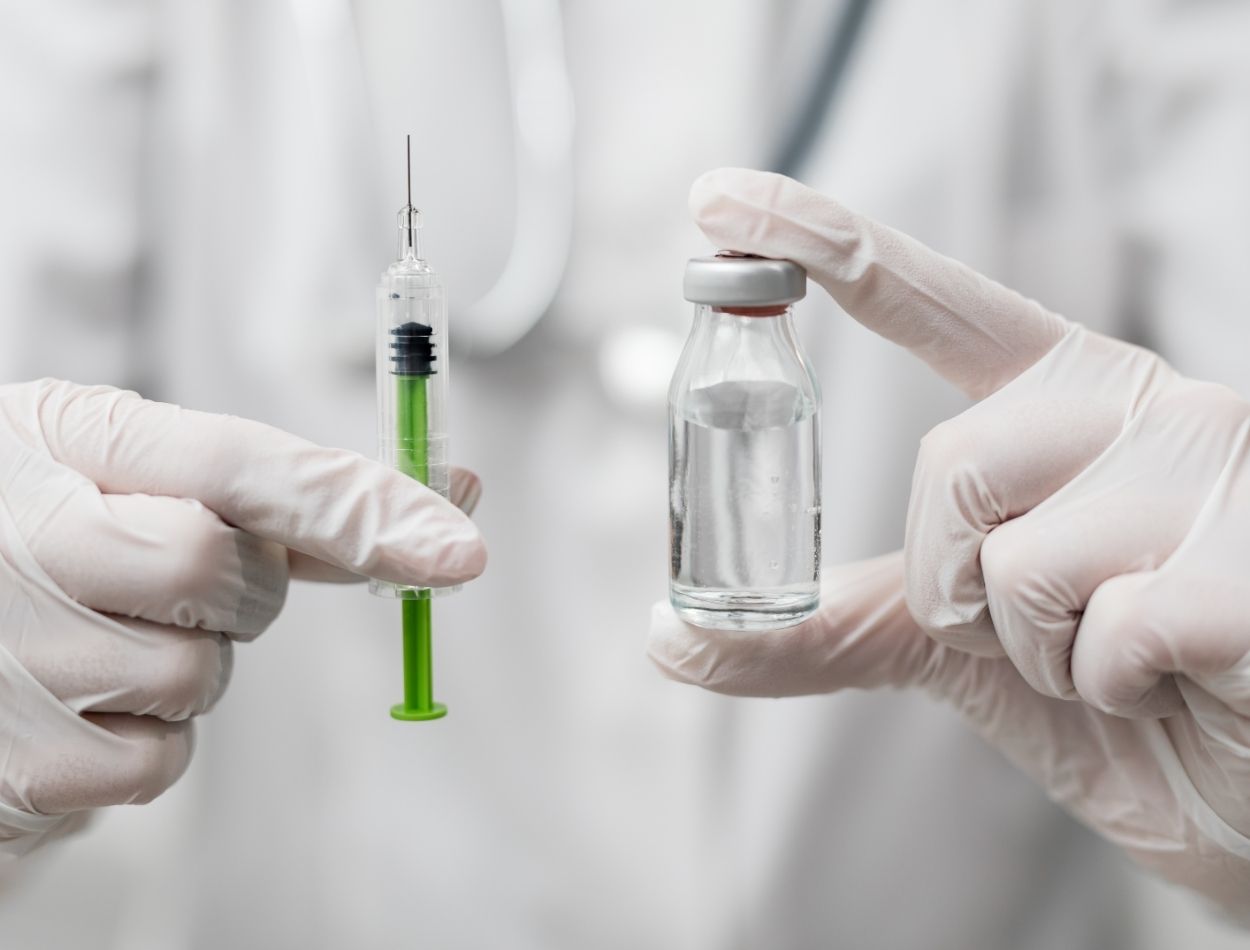 Κορωνοϊός: Η Ισπανία ξεκίνησε να χορηγεί τη δεύτερη δόση του εμβολίου