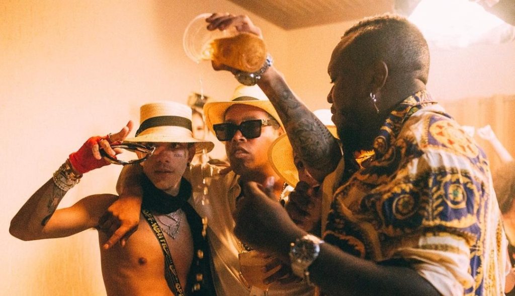 «Ζωάρα» μετά τη φυλακή για τον Ροναλντίνιο: Σε video-clip με ποτά, γυναίκες και λεφτά (βίντεο)