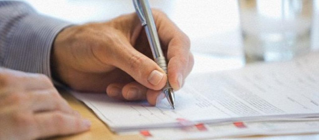 Οι αριστερόχειρες στο Μεσαίωνα: Οι σκληρές πρακτικές, η ιερά Εξέταση και η… μαγεία