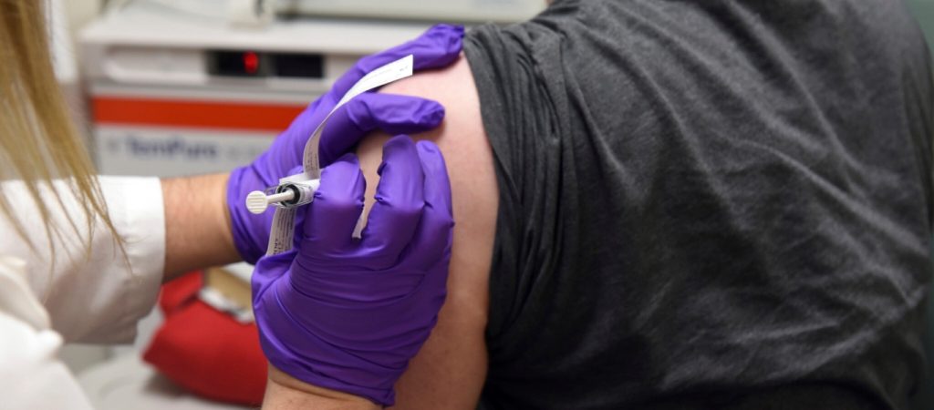 Βρετανία: Εμβολιάστηκαν περισσότεροι από 4 εκατομμύρια πολίτες