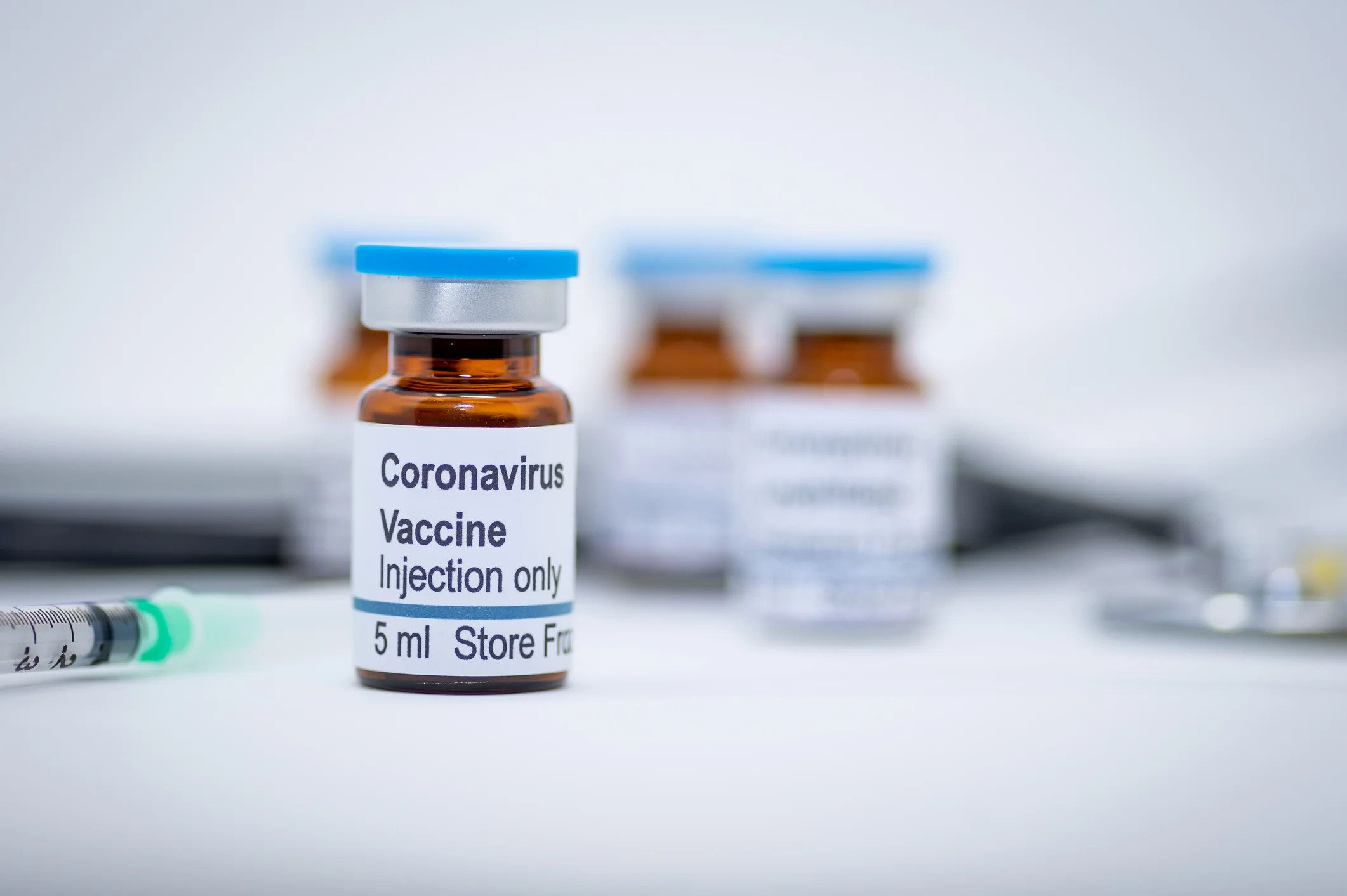 Σουηδία: Η πρώτη ευρωπαϊκή χώρα που θα δίνει αποζημιώσεις στους πολίτες για τις παρενέργειες των εμβολίων κατά COVID-19