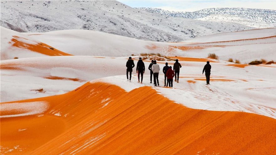 Απίστευτα πράγματα: Χιόνισε μέχρι… και στην Σαχάρα! (φώτο)