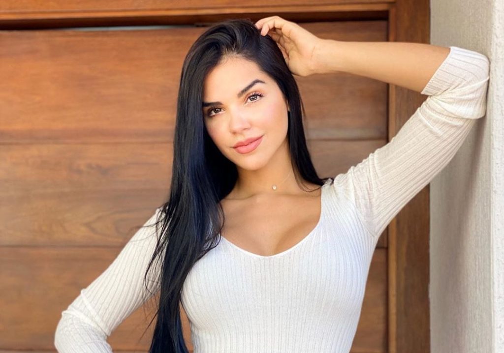 H μελαχρινή καλλονή από την Βενεζουέλα που σε αναστατώνει με τις αναλογίες της (φωτο)