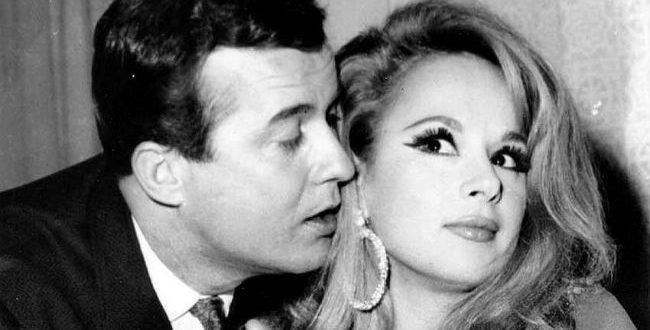 Δημήτρης Παπαμιχαήλ – Αλίκη Βουγιουκλάκη: Δείτε φωτογραφία με τις μπομπονιέρες του γάμου τους (φωτο)