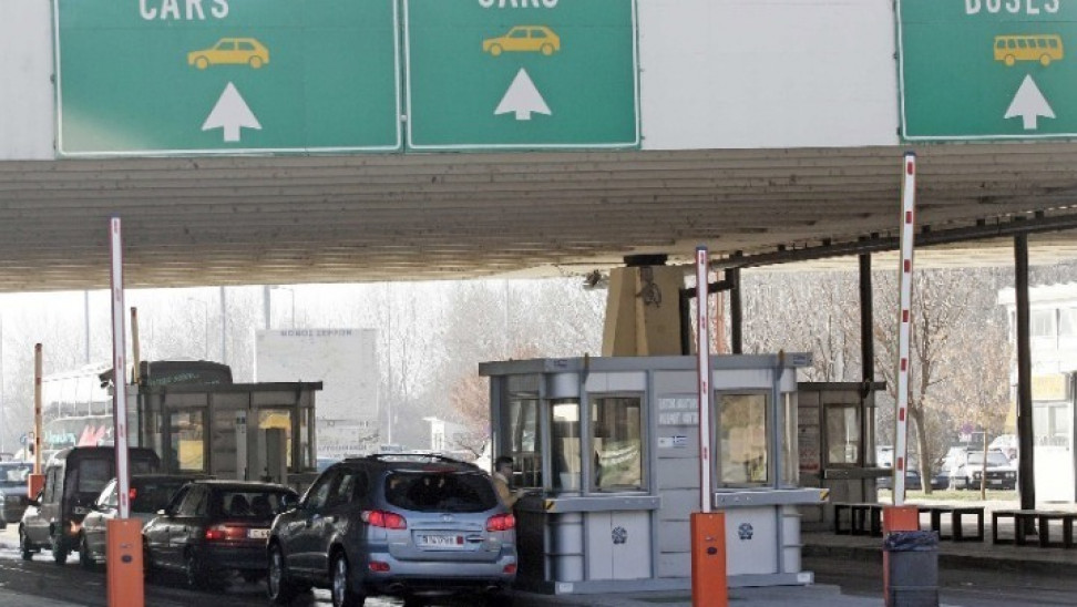 Χειροπέδες σε τρία άτομα που προσπάθησαν να μπουν στη χώρα από τον Προμαχώνα χωρίς να υποβληθούν σε rapid test