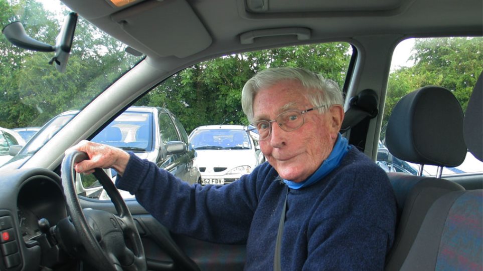 Πέθανε ο σπουδαίος αρχαιολόγος και ακαδημαϊκός Σινκλέρ Χουντ