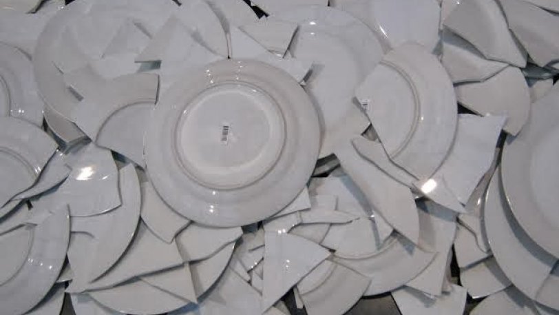 Εσύ ξέρεις γιατί μπήκε «τέλος» στο σπάσιμο των πιάτων στα μπουζούκια – Αυτός είναι ο λόγος