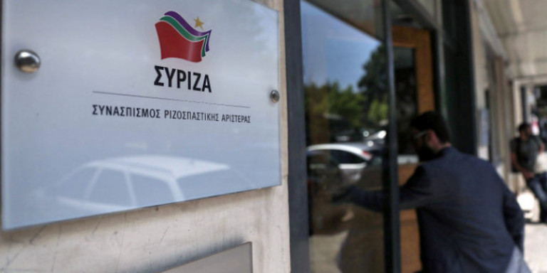 ΣΥΡΙΖΑ για επίσκεψη Μητσοτάκη στο ΥΠΕΣ: «Επέστρεψε στον τόπο του εγκλήματος»