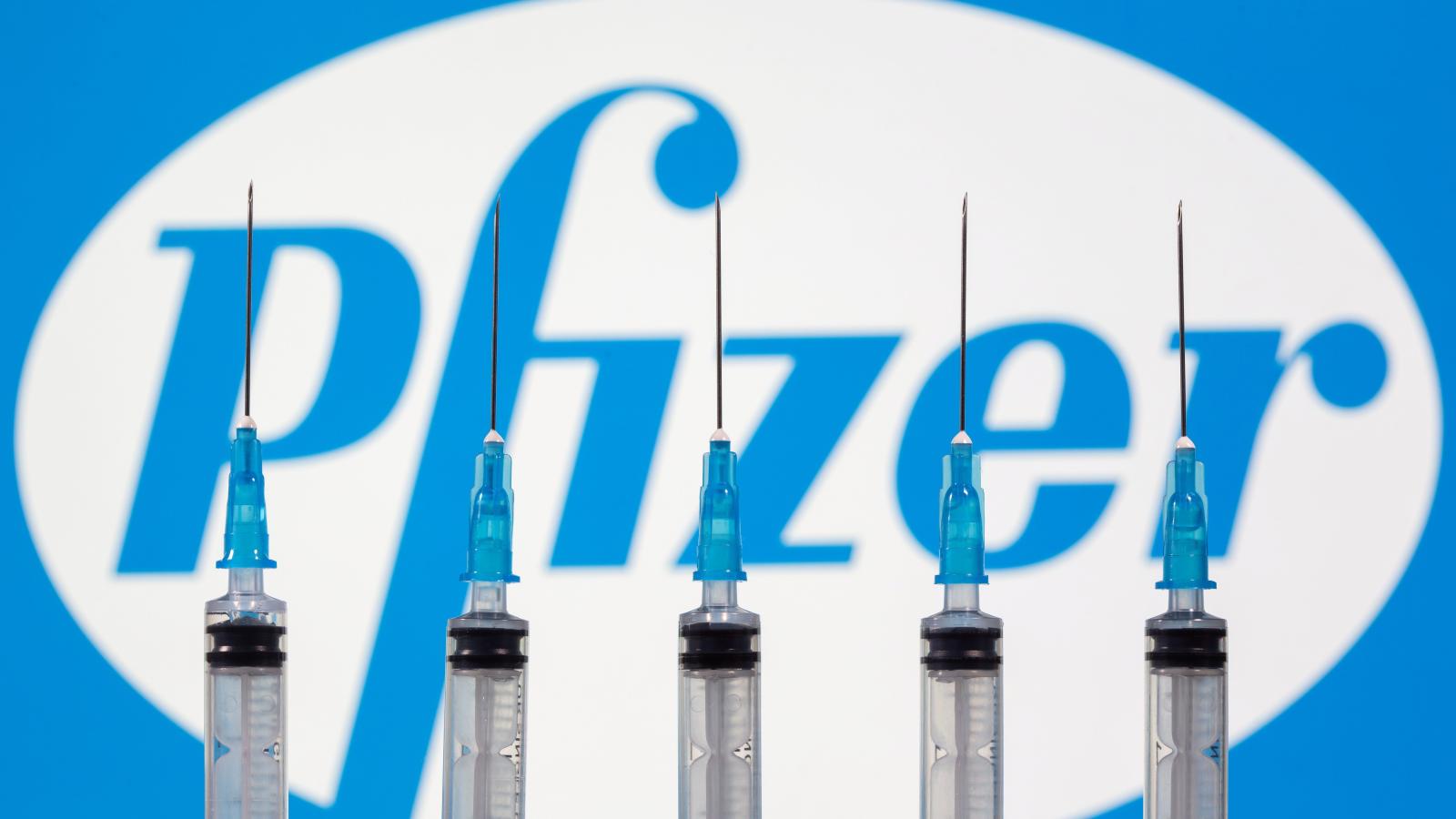 Νέα μελέτη: Το εμβόλιο των Pfizer/BioNTech θα μπορούσε να σταματήσει τη διάδοση του κορωνοϊού