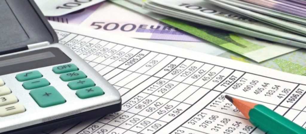 Ηλεκτρονικές αποδείξεις: «Παράθυρο» για μείωση του ορίου στους φορολογούμενους