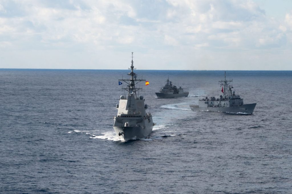 Εντυπωσιακές εικόνες από την συνεκπαίδευση μονάδων ΠΝ και αεροσκαφών ΠΑ με την SNMG 2 (φώτο-βίντεο)