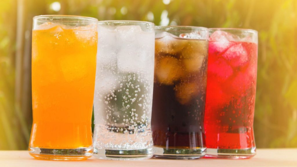 Κίνδυνος για την καρδιά μας τα αναψυκτικά – Αυξάνουν κατά 53% τα τριγλυκερίδια