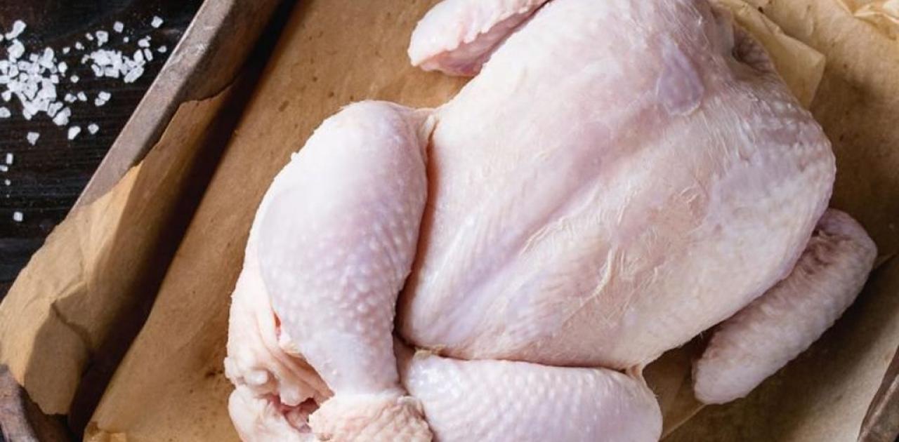 Δείτε πότε το κοτόπουλο γίνεται επικίνδυνο για δηλητηρίαση – Ο σωστός τρόπος αποθήκευσης