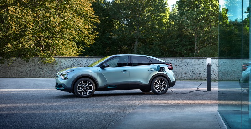 Έφθασε στην Ελλάδα το νέο Citroen C4 C-Cross – Πόσους κινητήρες «φοράει» και πόσο κοστίζει