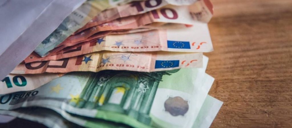 Δώρο Πάσχα 2020: Λήγει η προθεσμία για τις δηλώσεις – Ποιοι εργαζόμενοι θα λάβουν κρατική ενίσχυση