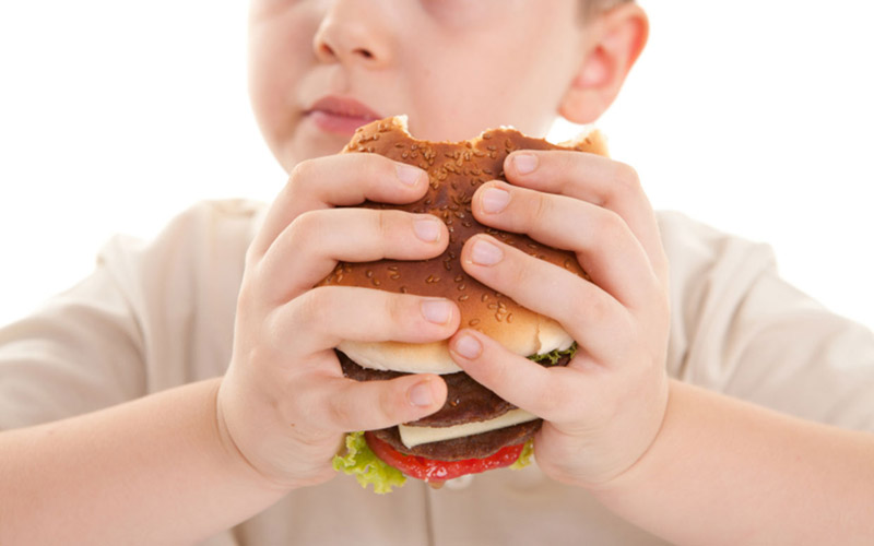 Παιδική παχυσαρκία: Με  αυτά τα ψυχικά προβλήματα συνδέεται