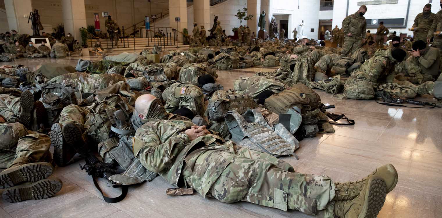 Οργή στις ΗΠΑ για τον εξευτελισμό των στρατιωτών από τον Τ.Μπάιντεν – «Συνιστά προσβολή της εθνοφρουράς»