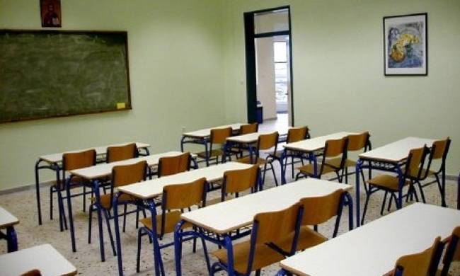 Καθηγητής Σκουτέλης: «Έχει έρθει η ώρα να ανοίξουν τα σχολεία»