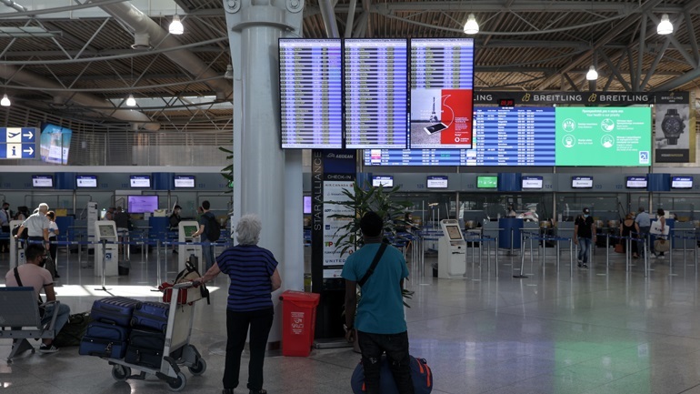 Παρατείνονται οι αεροπορικές οδηγίες λόγω κορωνοϊού – Δείτε τι ισχύει για τις αφίξεις από το εξωτερικό