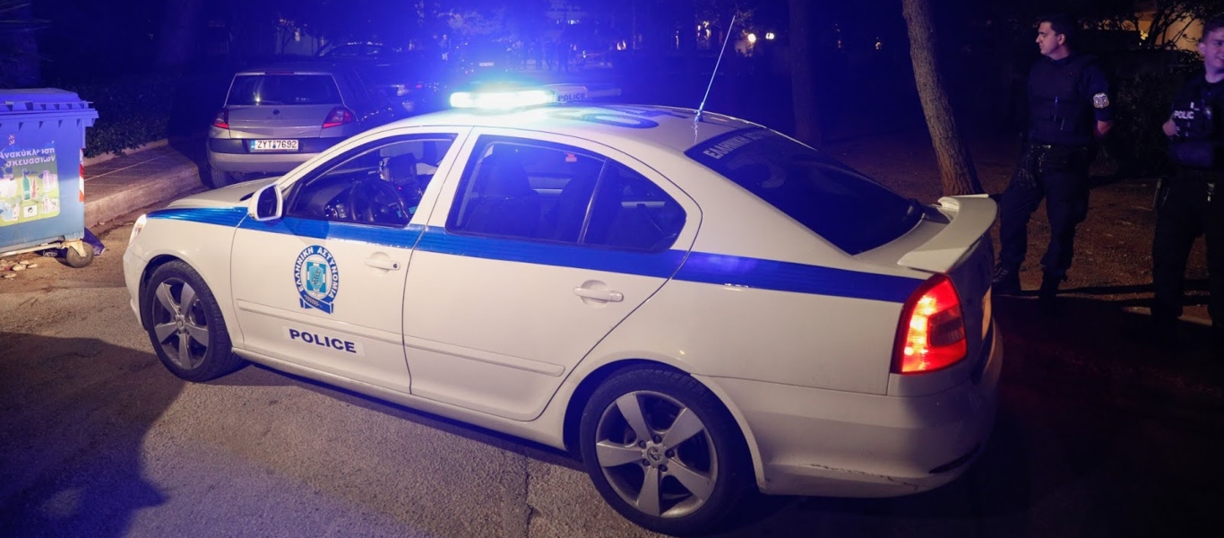 Τρίκαλα: Τροχαίο ατύχημα ανάμεσα σε δύο φορτηγά γέμισε τον δρόμο με… ψάρια (φώτο)