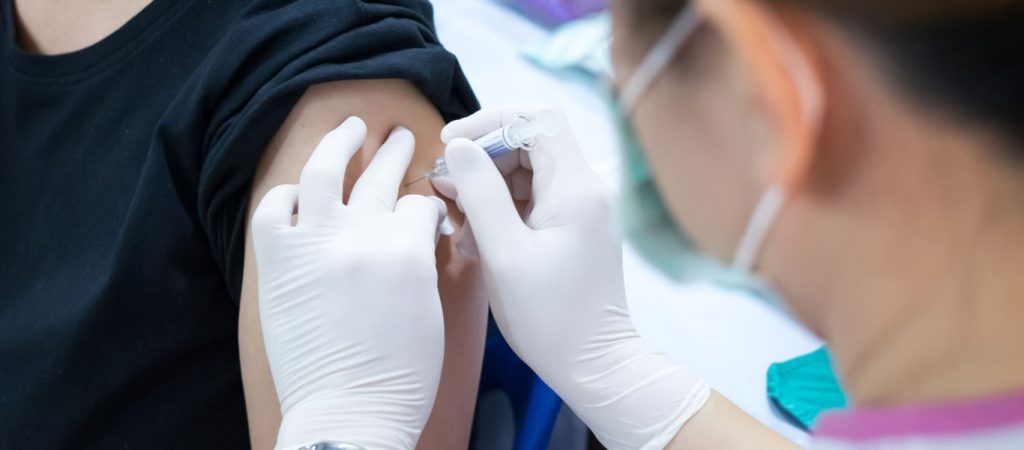Ισραήλ: Λιγότεροι από το 0,01% των εμβολιασθέντων προσβλήθηκαν από τον κορωνοϊό