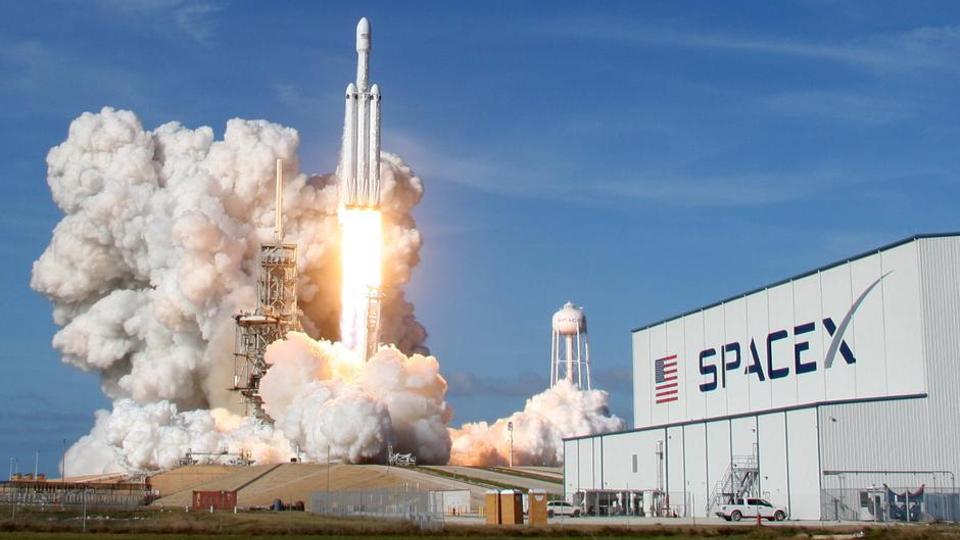 Νέο παγκόσμιο ρεκόρ για την Space X – Εκτόξευσε ταυτόχρονα 143 μικρούς δορυφόρους