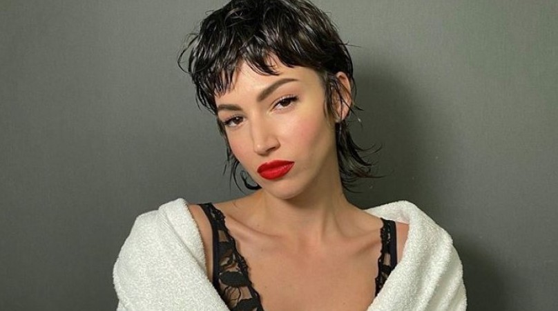 Η «Τόκιο» του «La casa de papel» ποζάρει topless και ο ανδρικός πληθυσμός «χάνει τα λογικά του» (φωτο)