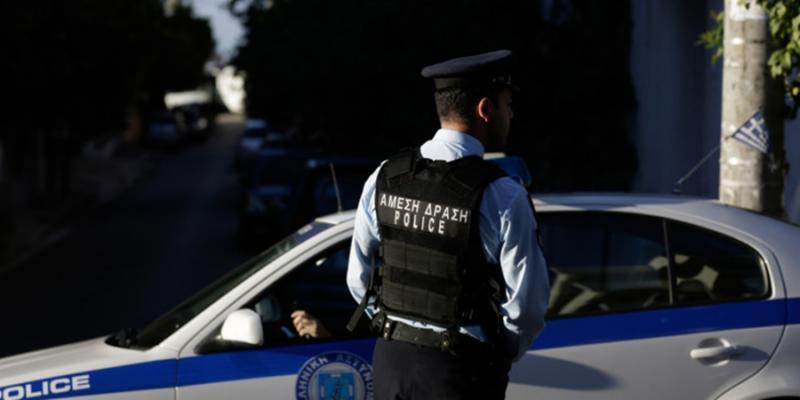 «Τρέχει να τα μαζέψει» η ΕΛ.ΑΣ. – Διευκρινίσεις για τις συναθροίσεις άνω των 100 ατόμων
